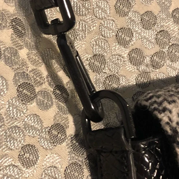 Calvin Klein 🌹ASHLEY NWOT 🌹should bag on trend shoulder bag like NEW - Picture 7 of 10